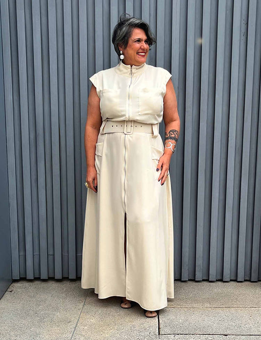 Vestido Longo Plus Size Utilitário Manga Curta Off