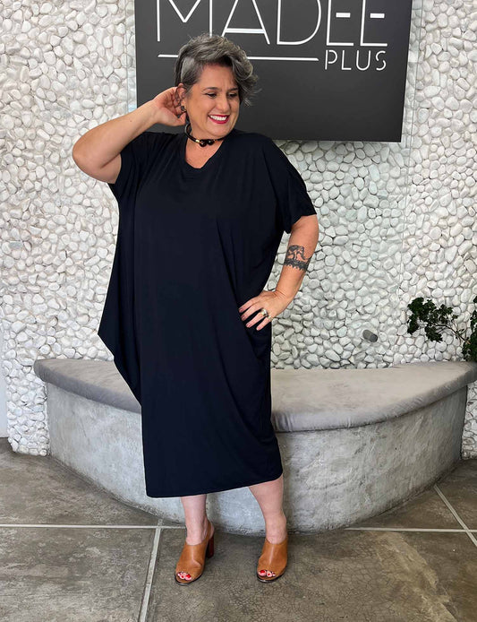 Vestido Midi Plus Size de Malha com Manga Curta