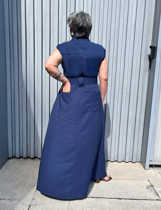 Vestido Longo Plus Size Utilitário Manga Curta Azul Marinho