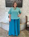 Blusa Manga Curta Plus Size Decote V com Botões Verde