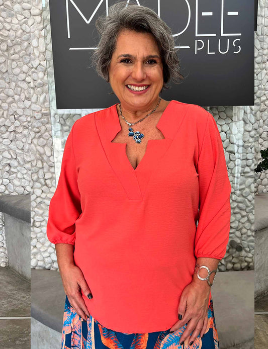 Blusa Plus Size Decote Estrela Lisa