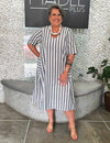Vestido Midi Plus Size Evase Listrado com Manga Curta