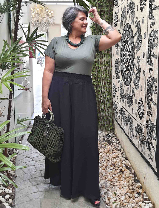 Calça Plus Size Ampla Lastex Preta