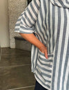Bata Ampla Plus Size com Gola Listrada