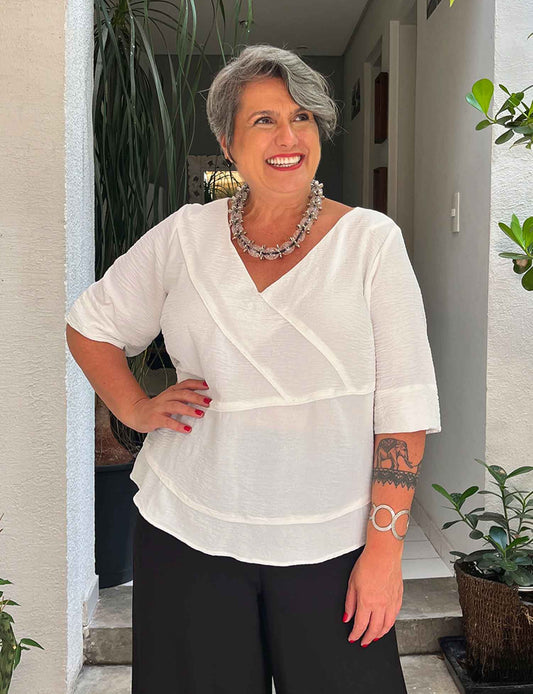 Blusa Plus Size com Recorte Manga Curta Branca