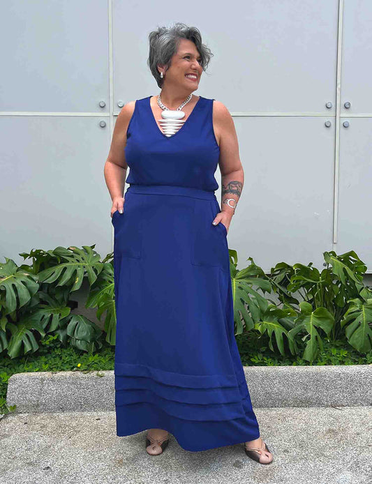 Saia Longa Plus Size com Pregas na Barra Azul