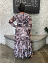 Vestido Longo Plus Size de Tule com Manga Longa
