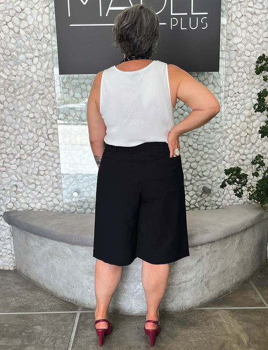 Bermuda Alfaiataria  Plus Size Preta