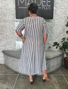 Vestido Midi Plus Size Evase Listrado com Manga Curta