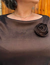 Blusa Tafetá Plus Size Marrom