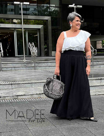 Calça Plus Size Ampla Lastex Preta