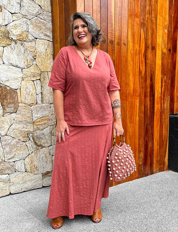 Blusa Manga Curta Plus Size Decote V com Botões Rosa Queimado